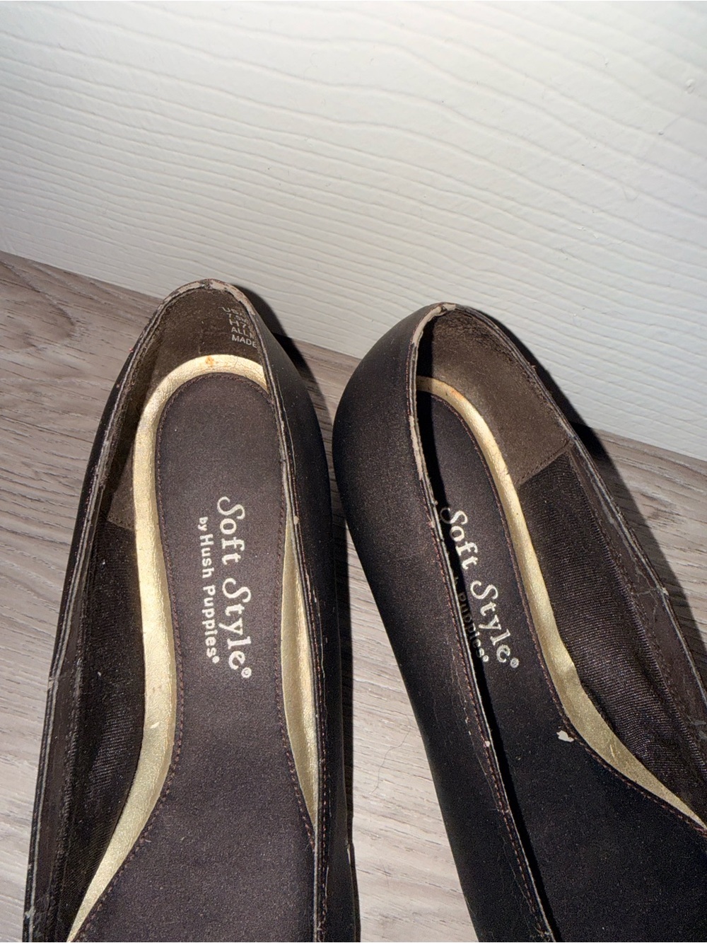 Soft Style Women’s Dark Brown Bow-Trim Loafers with Gold Accents - Picture 3 of 5